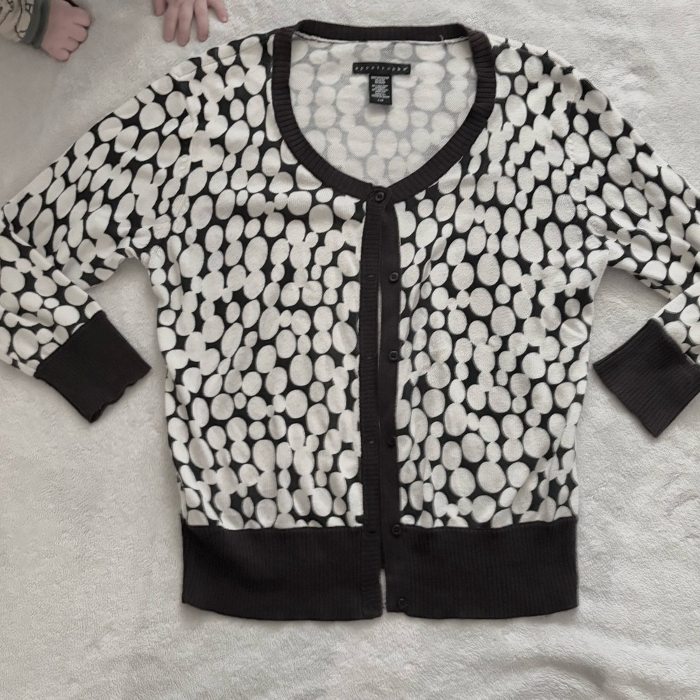 Brown and white bubble print cardigan with 3/4 sleeves